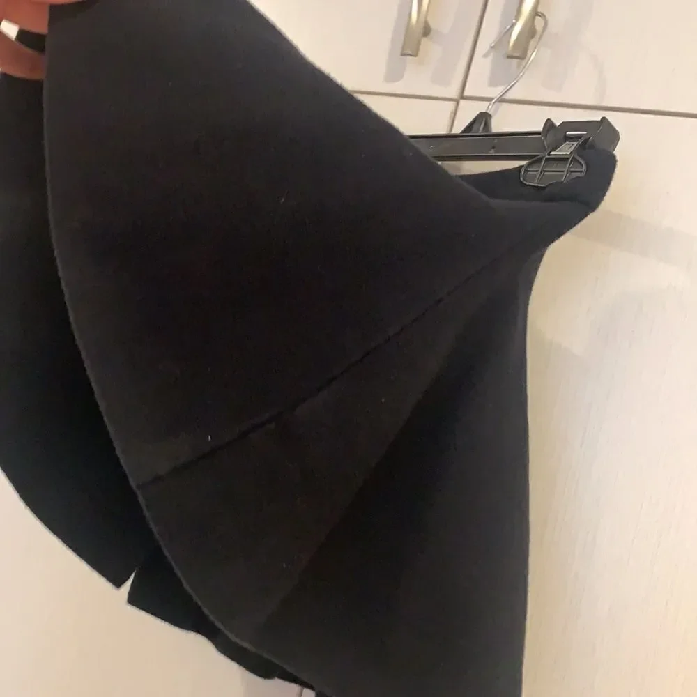 Gap black skirt